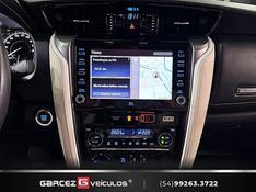 TOYOTA HILUX SW4 2.8 SRX 4X4 DIAMOND 16V TURBO 7 LUGARES 2022/2022 GARCEZ VEÍCULOS BENTO GONÇALVES / Carros no Vale