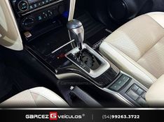 TOYOTA HILUX SW4 2.8 SRX 4X4 DIAMOND 16V TURBO 7 LUGARES 2022/2022 GARCEZ VEÍCULOS BENTO GONÇALVES / Carros no Vale