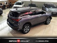 TOYOTA HILUX SW4 2.8 SRX 4X4 DIAMOND 16V TURBO 7 LUGARES 2022/2022 GARCEZ VEÍCULOS BENTO GONÇALVES / Carros no Vale