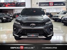 TOYOTA HILUX SW4 2.8 SRX 4X4 DIAMOND 16V TURBO 7 LUGARES 2022/2022 GARCEZ VEÍCULOS BENTO GONÇALVES / Carros no Vale