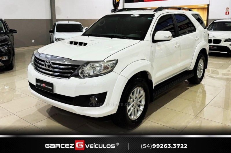 TOYOTA HILUX SW4 3.0 SRV 4X4 16V TURBO INTERCOOLER 2013/2013 GARCEZ VEÍCULOS BENTO GONÇALVES / Carros no Vale