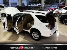 TOYOTA HILUX SW4 3.0 SRV 4X4 16V TURBO INTERCOOLER 2013/2013 GARCEZ VEÍCULOS BENTO GONÇALVES / Carros no Vale