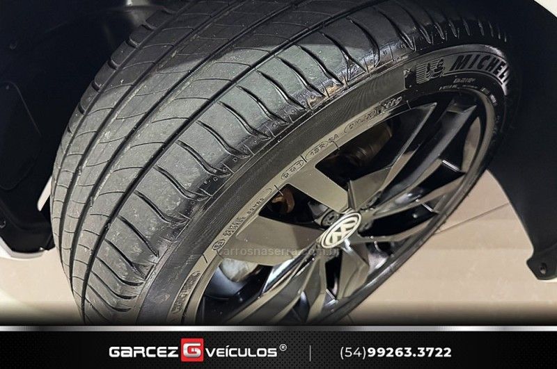 VOLKSWAGEN GOLF 1.4 TSI HIGHLINE 16V 2014/2015 GARCEZ VEÍCULOS BENTO GONÇALVES / Carros no Vale