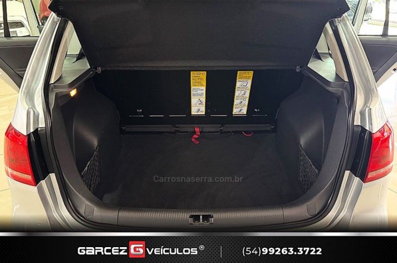 VOLKSWAGEN SPACEFOX 1.6 MI TREND 8V 2012/2013 GARCEZ VEÍCULOS BENTO GONÇALVES / Carros no Vale