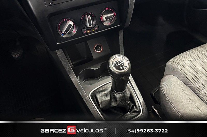 VOLKSWAGEN SPACEFOX 1.6 MI TREND 8V 2012/2013 GARCEZ VEÍCULOS BENTO GONÇALVES / Carros no Vale
