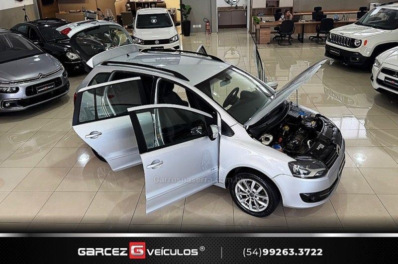 VOLKSWAGEN SPACEFOX 1.6 MI TREND 8V 2012/2013 GARCEZ VEÍCULOS BENTO GONÇALVES / Carros no Vale