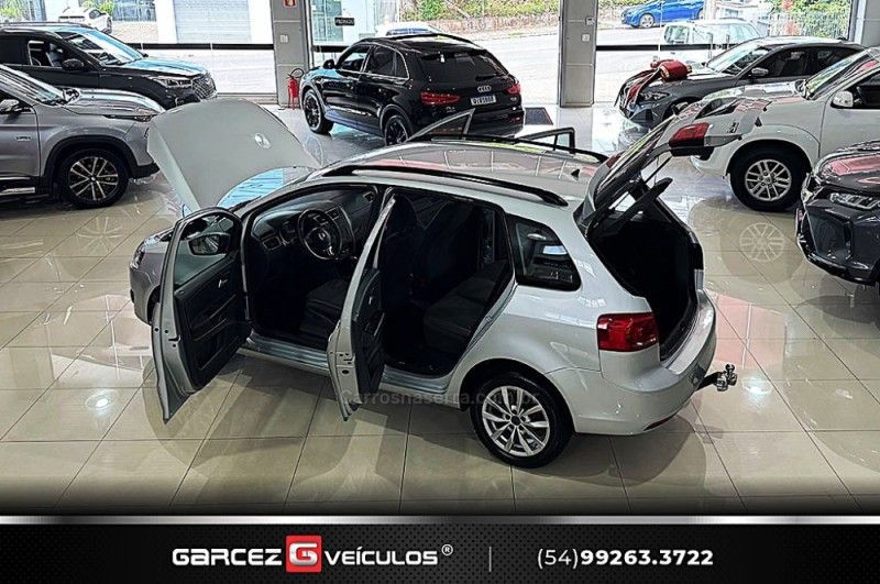 VOLKSWAGEN SPACEFOX 1.6 MI TREND 8V 2012/2013 GARCEZ VEÍCULOS BENTO GONÇALVES / Carros no Vale