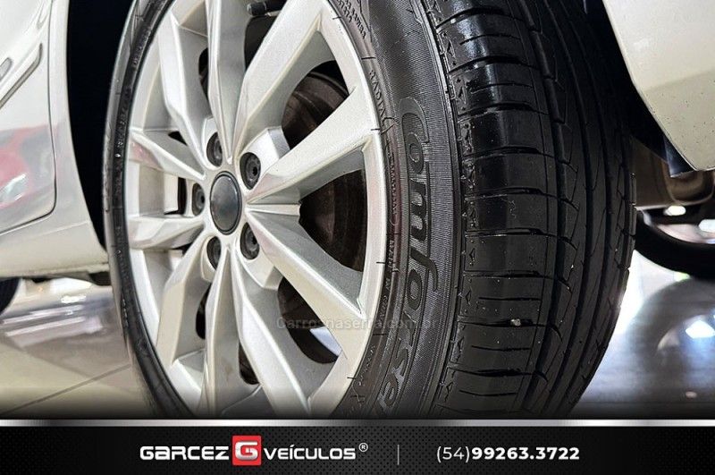 VOLKSWAGEN SPACEFOX 1.6 MI TREND 8V 2012/2013 GARCEZ VEÍCULOS BENTO GONÇALVES / Carros no Vale