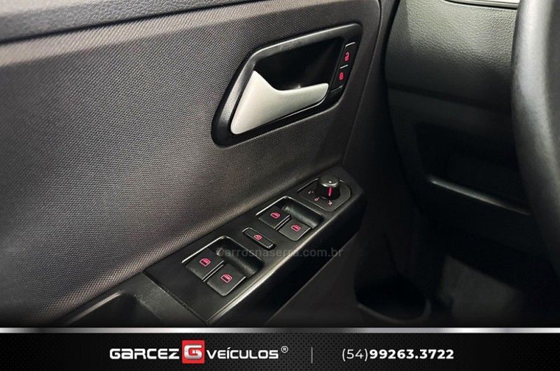 VOLKSWAGEN SPACEFOX 1.6 MI TREND 8V 2012/2013 GARCEZ VEÍCULOS BENTO GONÇALVES / Carros no Vale