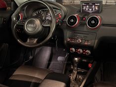 AUDI A1 1.4 TFSI SPORTBACK ATTRACTION 16V 122CV S-TRONIC 2011/2011 GRIFFCAR MULTIMARCAS DOIS IRMÃOS / Carros no Vale