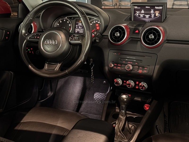 AUDI A1 1.4 TFSI SPORTBACK ATTRACTION 16V 122CV S-TRONIC 2011/2011 GRIFFCAR MULTIMARCAS DOIS IRMÃOS / Carros no Vale AUDI A1 1.4 TFSI SPORTBACK ATTRACTION 16V 122CV S-TRONIC 2011/2011 GRIFFCAR MULTIMARCAS DOIS IRMÃOS / Carros no Vale