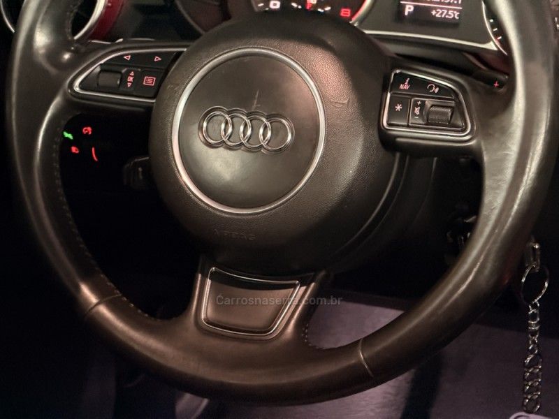 AUDI A1 1.4 TFSI SPORTBACK ATTRACTION 16V 122CV S-TRONIC 2011/2011 GRIFFCAR MULTIMARCAS DOIS IRMÃOS / Carros no Vale AUDI A1 1.4 TFSI SPORTBACK ATTRACTION 16V 122CV S-TRONIC 2011/2011 GRIFFCAR MULTIMARCAS DOIS IRMÃOS / Carros no Vale