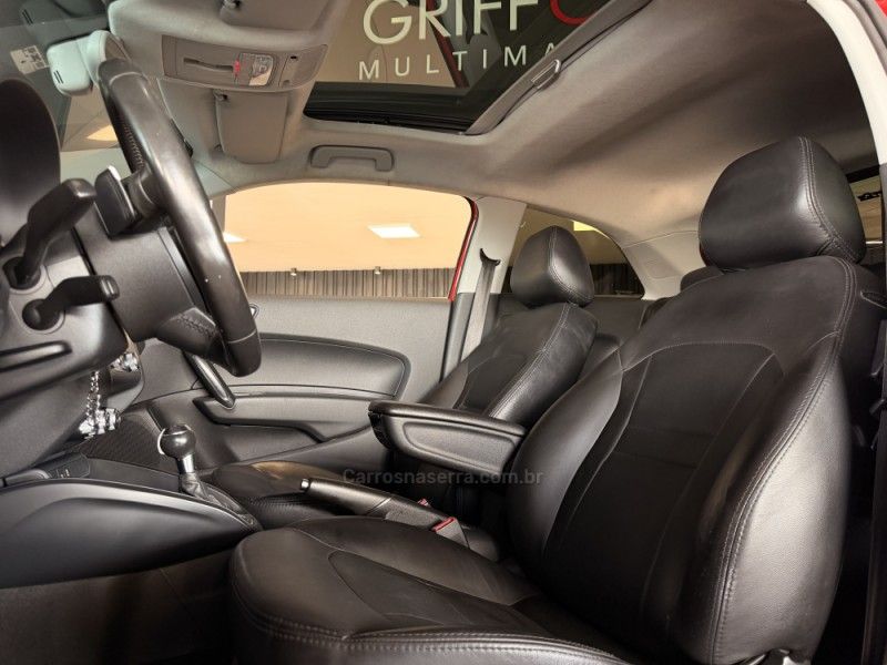 AUDI A1 1.4 TFSI SPORTBACK ATTRACTION 16V 122CV S-TRONIC 2011/2011 GRIFFCAR MULTIMARCAS DOIS IRMÃOS / Carros no Vale AUDI A1 1.4 TFSI SPORTBACK ATTRACTION 16V 122CV S-TRONIC 2011/2011 GRIFFCAR MULTIMARCAS DOIS IRMÃOS / Carros no Vale