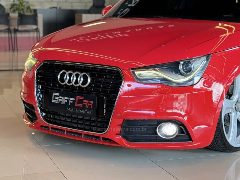AUDI A1 1.4 TFSI SPORTBACK ATTRACTION 16V 122CV S-TRONIC 2011/2011 GRIFFCAR MULTIMARCAS DOIS IRMÃOS / Carros no Vale AUDI A1 1.4 TFSI SPORTBACK ATTRACTION 16V 122CV S-TRONIC 2011/2011 GRIFFCAR MULTIMARCAS DOIS IRMÃOS / Carros no Vale
