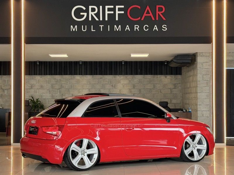 AUDI A1 1.4 TFSI SPORTBACK ATTRACTION 16V 122CV S-TRONIC 2011/2011 GRIFFCAR MULTIMARCAS DOIS IRMÃOS / Carros no Vale AUDI A1 1.4 TFSI SPORTBACK ATTRACTION 16V 122CV S-TRONIC 2011/2011 GRIFFCAR MULTIMARCAS DOIS IRMÃOS / Carros no Vale