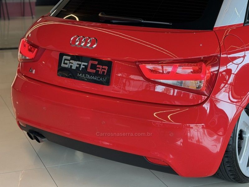 AUDI A1 1.4 TFSI SPORTBACK ATTRACTION 16V 122CV S-TRONIC 2011/2011 GRIFFCAR MULTIMARCAS DOIS IRMÃOS / Carros no Vale AUDI A1 1.4 TFSI SPORTBACK ATTRACTION 16V 122CV S-TRONIC 2011/2011 GRIFFCAR MULTIMARCAS DOIS IRMÃOS / Carros no Vale