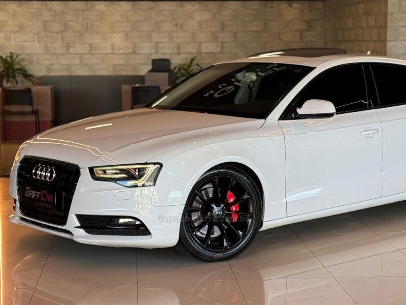 AUDI A5 2.0 TFSI SPORTBACK QUATTRO16V S-TRONIC 2013/2013 GRIFFCAR MULTIMARCAS DOIS IRMÃOS / Carros no Vale