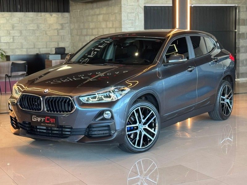 BMW X2 2.0 16V TURBO ACTIVEFLEX SDRIVE 20I 2018/2019 GRIFFCAR MULTIMARCAS DOIS IRMÃOS / Carros no Vale