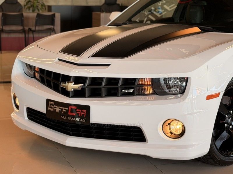 CHEVROLET CAMARO 6.2 SS COUPÉ V8 2013/2013 GRIFFCAR MULTIMARCAS DOIS IRMÃOS / Carros no Vale