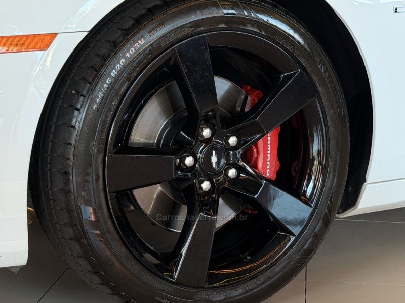 CHEVROLET CAMARO 6.2 SS COUPÉ V8 2013/2013 GRIFFCAR MULTIMARCAS DOIS IRMÃOS / Carros no Vale