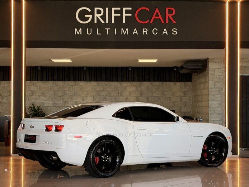 CHEVROLET CAMARO 6.2 SS COUPÉ V8 2013/2013 GRIFFCAR MULTIMARCAS DOIS IRMÃOS / Carros no Vale