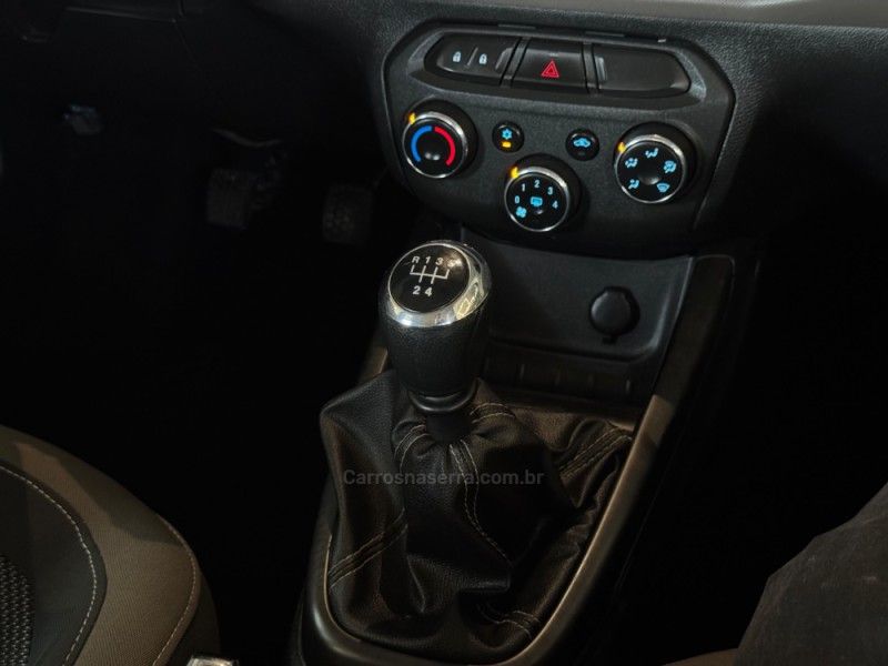 CHEVROLET PRISMA 1.4 MPFI LT 8V 2013/2013 GRIFFCAR MULTIMARCAS DOIS IRMÃOS / Carros no Vale