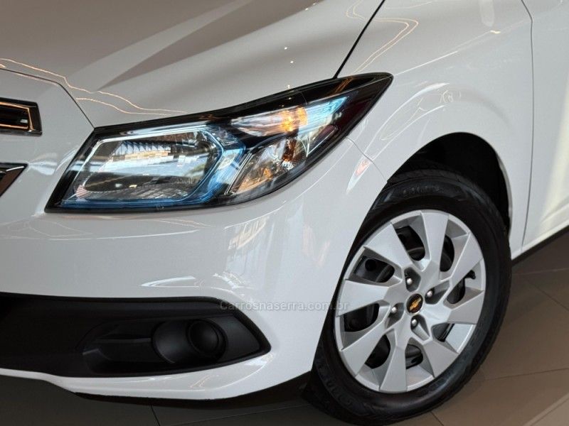 CHEVROLET PRISMA 1.4 MPFI LT 8V 2013/2013 GRIFFCAR MULTIMARCAS DOIS IRMÃOS / Carros no Vale