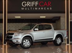 CHEVROLET S10 2.8 4X4 CD 12V TURBO INTERCOOLER 2014/2014 GRIFFCAR MULTIMARCAS DOIS IRMÃOS / Carros no Vale