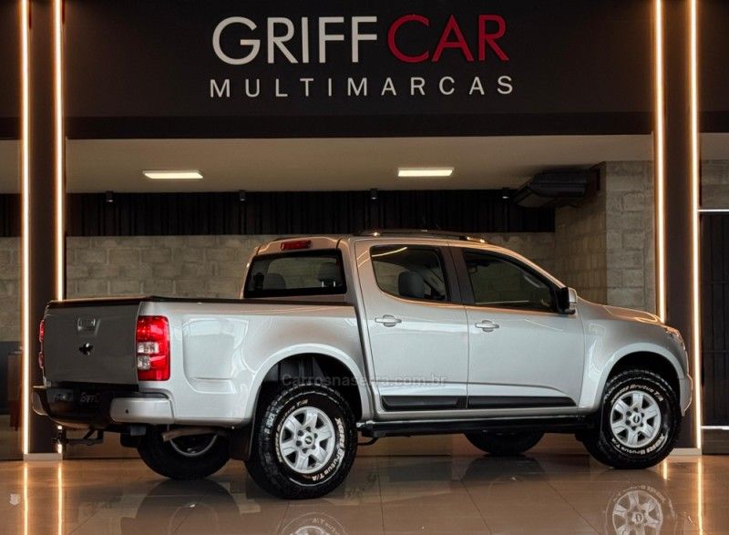 CHEVROLET S10 2.8 4X4 CD 12V TURBO INTERCOOLER 2014/2014 GRIFFCAR MULTIMARCAS DOIS IRMÃOS / Carros no Vale
