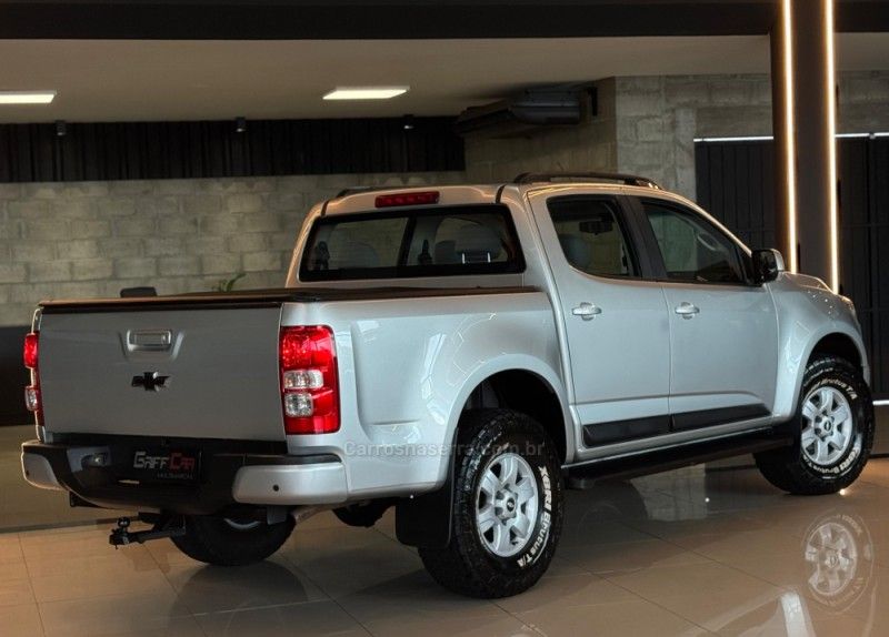 CHEVROLET S10 2.8 4X4 CD 12V TURBO INTERCOOLER 2014/2014 GRIFFCAR MULTIMARCAS DOIS IRMÃOS / Carros no Vale