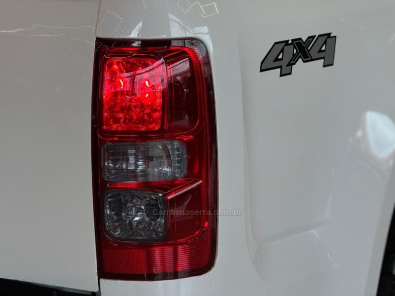 CHEVROLET S10 2.8 LS 4X4 CD 16V TURBO 2017/2018 GRIFFCAR MULTIMARCAS DOIS IRMÃOS / Carros no Vale