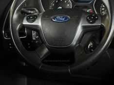 FORD FOCUS 2.0 SE SEDAN 16V 2012/2014 GRIFFCAR MULTIMARCAS DOIS IRMÃOS / Carros no Vale