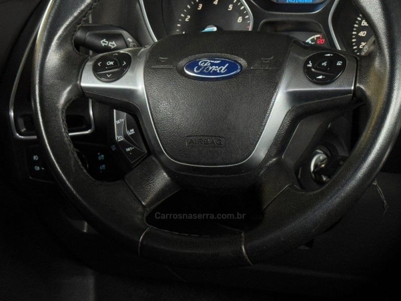 FORD FOCUS 2.0 SE SEDAN 16V 2012/2014 GRIFFCAR MULTIMARCAS DOIS IRMÃOS / Carros no Vale FORD FOCUS 2.0 SE SEDAN 16V 2012/2014 GRIFFCAR MULTIMARCAS DOIS IRMÃOS / Carros no Vale