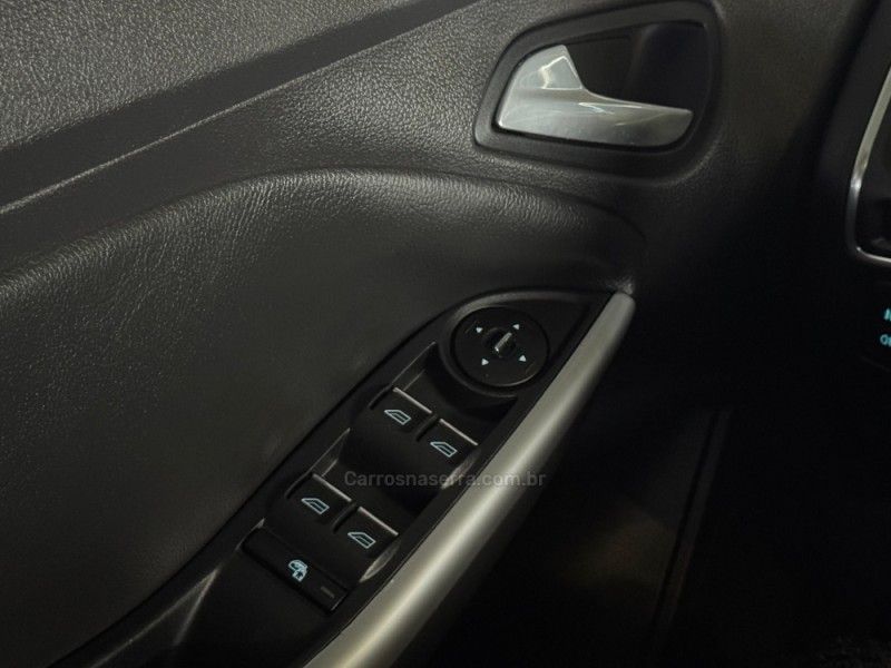 FORD FOCUS 2.0 SE SEDAN 16V 2012/2014 GRIFFCAR MULTIMARCAS DOIS IRMÃOS / Carros no Vale FORD FOCUS 2.0 SE SEDAN 16V 2012/2014 GRIFFCAR MULTIMARCAS DOIS IRMÃOS / Carros no Vale