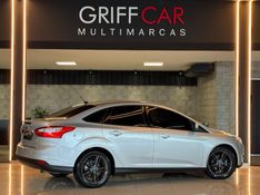 FORD FOCUS 2.0 SE SEDAN 16V 2012/2014 GRIFFCAR MULTIMARCAS DOIS IRMÃOS / Carros no Vale