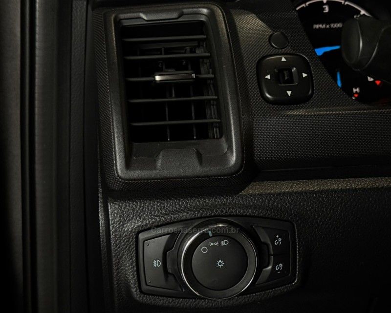 FORD RANGER 2.2 XLS 4X4 CD 16V 2021/2022 GRIFFCAR MULTIMARCAS DOIS IRMÃOS / Carros no Vale