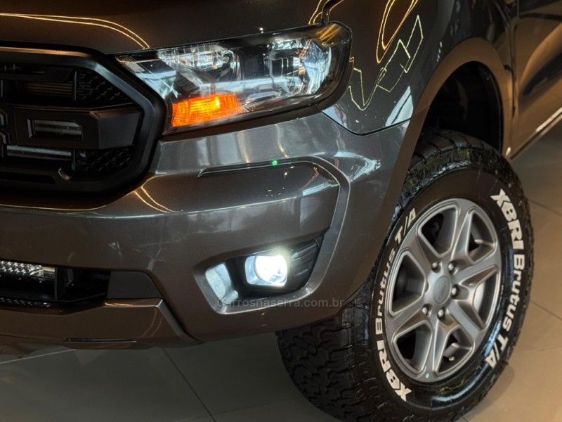 FORD RANGER 2.2 XLS 4X4 CD 16V 2021/2022 GRIFFCAR MULTIMARCAS DOIS IRMÃOS / Carros no Vale