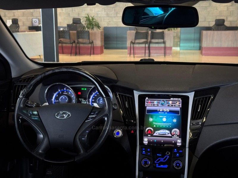 HYUNDAI SONATA 2.4 MPFI I4 16V 182CV 2011/2012 GRIFFCAR MULTIMARCAS DOIS IRMÃOS / Carros no Vale