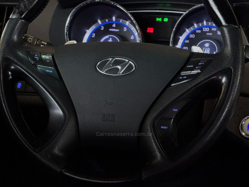 HYUNDAI SONATA 2.4 MPFI I4 16V 182CV 2011/2012 GRIFFCAR MULTIMARCAS DOIS IRMÃOS / Carros no Vale