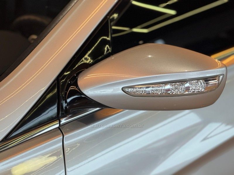 HYUNDAI SONATA 2.4 MPFI I4 16V 182CV 2011/2012 GRIFFCAR MULTIMARCAS DOIS IRMÃOS / Carros no Vale