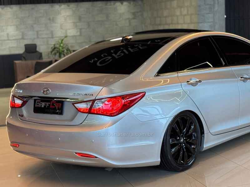 HYUNDAI SONATA 2.4 MPFI I4 16V 182CV 2011/2012 GRIFFCAR MULTIMARCAS DOIS IRMÃOS / Carros no Vale