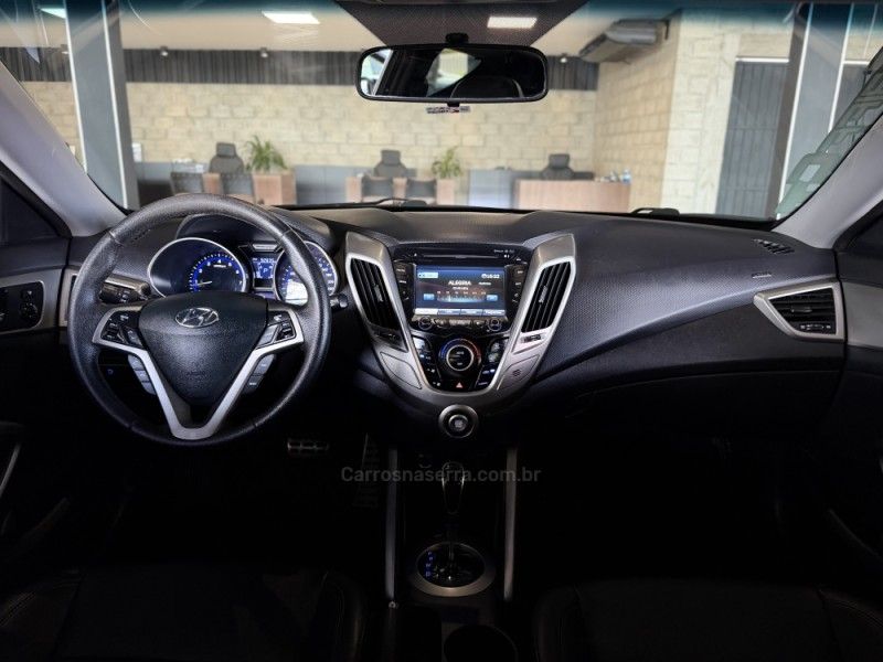 HYUNDAI VELOSTER 1.6 16V 3P 2012/2013 GRIFFCAR MULTIMARCAS DOIS IRMÃOS / Carros no Vale HYUNDAI VELOSTER 1.6 16V 3P 2012/2013 GRIFFCAR MULTIMARCAS DOIS IRMÃOS / Carros no Vale
