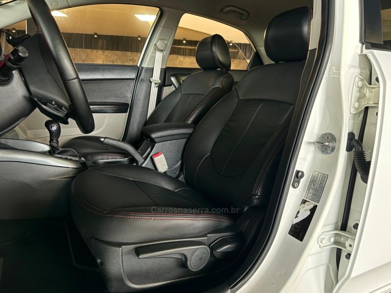 KIA CERATO 1.6 SX3 16V 2012/2013 GRIFFCAR MULTIMARCAS DOIS IRMÃOS / Carros no Vale KIA CERATO 1.6 SX3 16V 2012/2013 GRIFFCAR MULTIMARCAS DOIS IRMÃOS / Carros no Vale