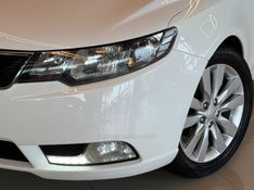 KIA CERATO 1.6 SX3 16V 2012/2013 GRIFFCAR MULTIMARCAS DOIS IRMÃOS / Carros no Vale