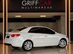 KIA CERATO 1.6 SX3 16V 2012/2013 GRIFFCAR MULTIMARCAS DOIS IRMÃOS / Carros no Vale