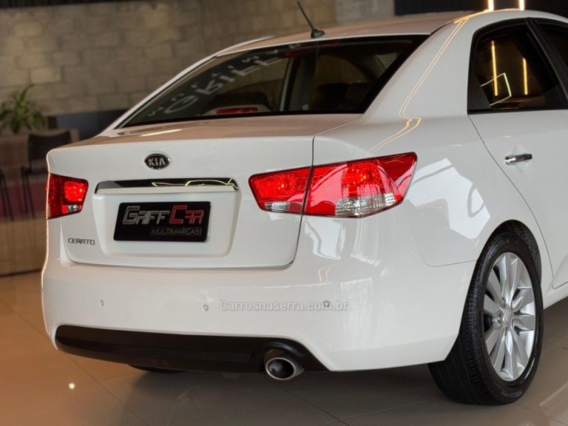 KIA CERATO 1.6 SX3 16V 2012/2013 GRIFFCAR MULTIMARCAS DOIS IRMÃOS / Carros no Vale KIA CERATO 1.6 SX3 16V 2012/2013 GRIFFCAR MULTIMARCAS DOIS IRMÃOS / Carros no Vale