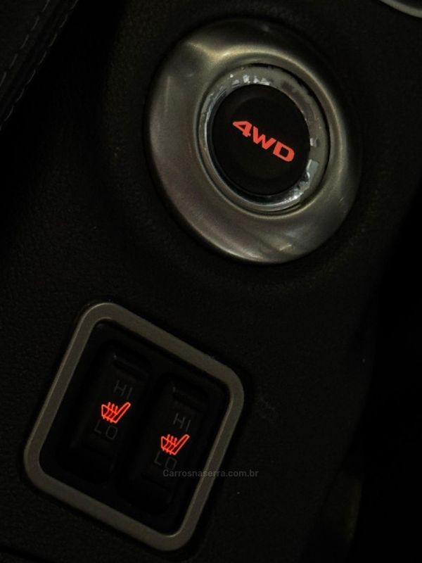 MITSUBISHI OUTLANDER 3.0 GT 4X4 V6 24V 2013/2014 GRIFFCAR MULTIMARCAS DOIS IRMÃOS / Carros no Vale