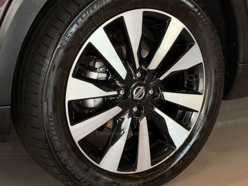 NISSAN KICKS 1.6 16V SL XTRONIC 2019/2020 GRIFFCAR MULTIMARCAS DOIS IRMÃOS / Carros no Vale