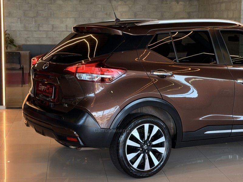 NISSAN KICKS 1.6 16V SL XTRONIC 2019/2020 GRIFFCAR MULTIMARCAS DOIS IRMÃOS / Carros no Vale