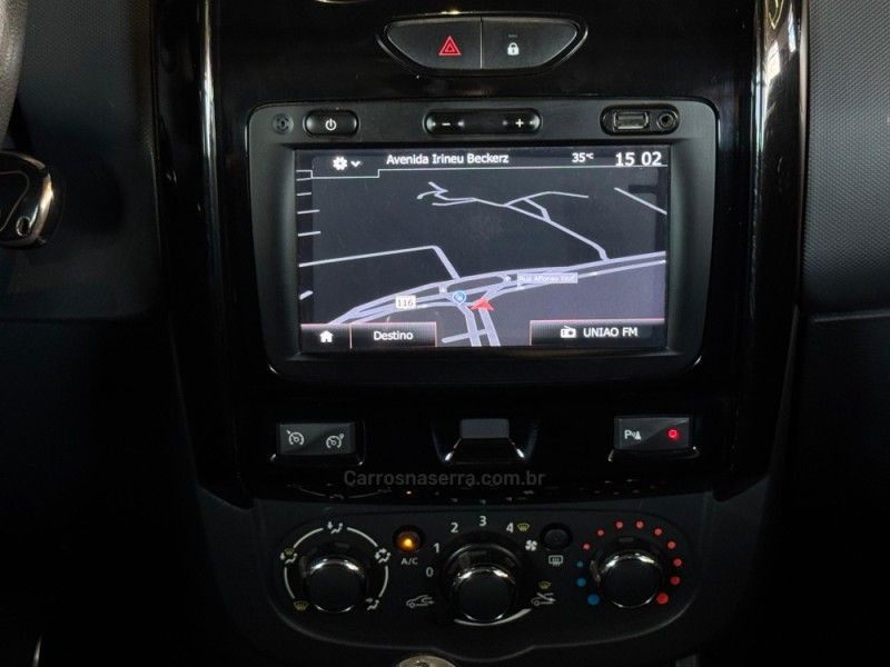 RENAULT DUSTER 1.6 DAKAR 4X2 16V 2015/2016 GRIFFCAR MULTIMARCAS DOIS IRMÃOS / Carros no Vale